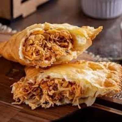 Pastel de Frango da Pastelaria Vó Filinha